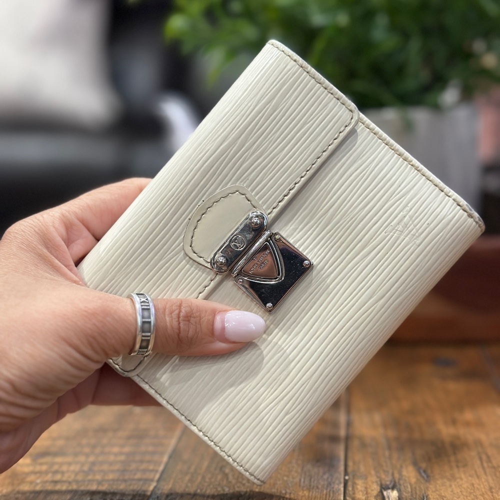 Louis Vuitton Epi Koala Wallet Blanc White Leather Bifold Wallet Authentic